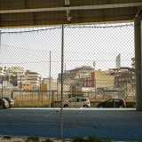 ...e nel campo da basket creati nel 2020 tra i pilastri dell�Adriatico, sotto l�opera ingegneristica